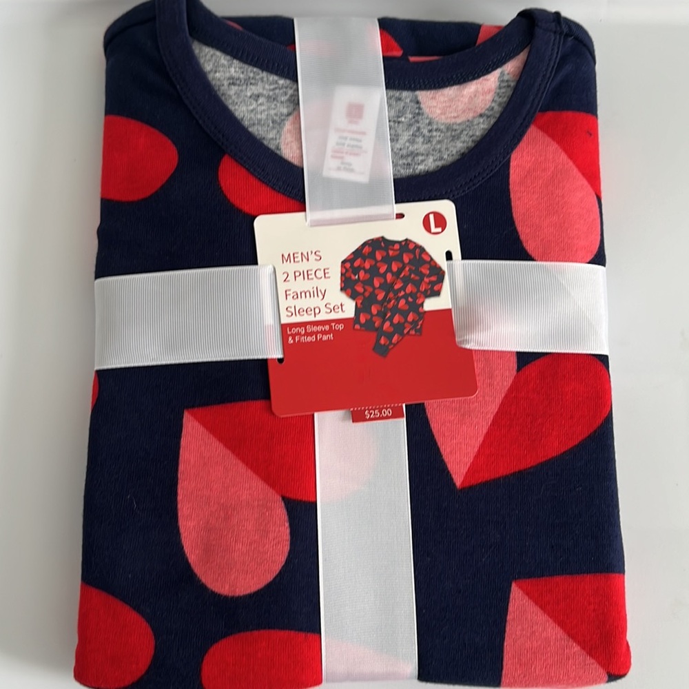 NWT Men’s Pajama Long Sleeve & Pants Set for Valentines Day